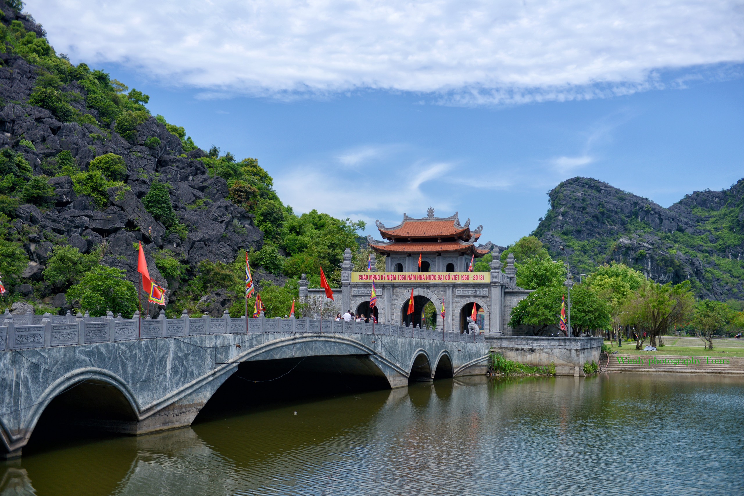 Ninh Binh Tour (Hoa Lu - Tam Coc - Cycling)