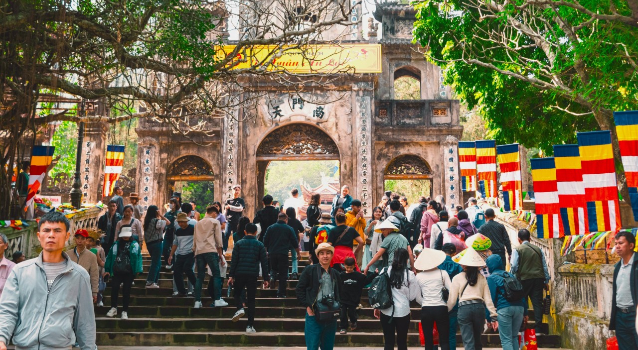 Huong Pagoda Tour Full-day