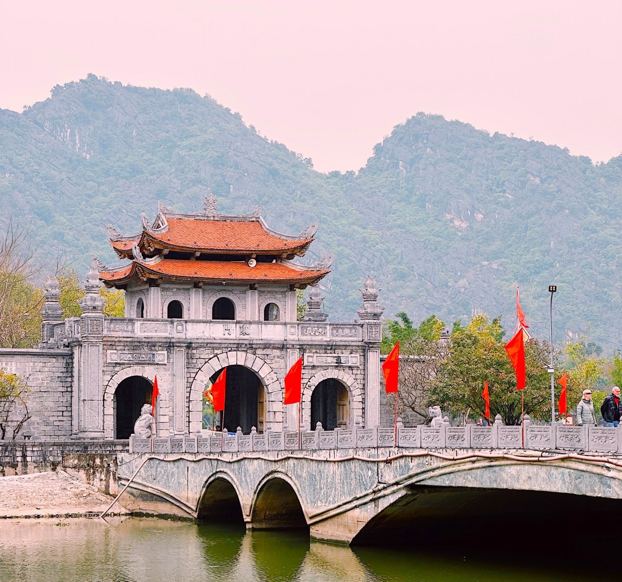 Ninh Binh Tour (Hoa Lu - Tam Coc - Mua Cave) Full-day